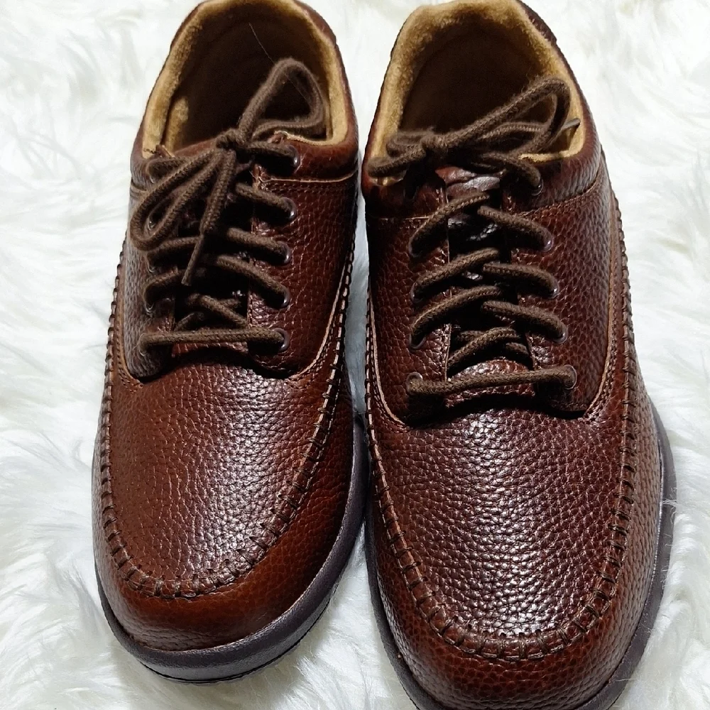 NWOT Elegant Brown Leather Oxfords for Men